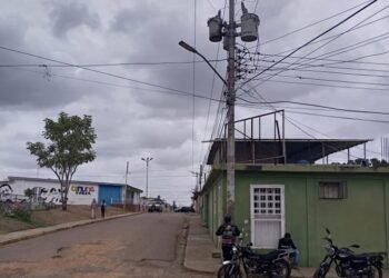 Restablecen suministro de agua en Aragua de Barcelona