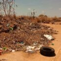 Basura y zamuros abundan en terreno situado detrás del terminal de pasajeros de El Tigre (+Fotos)