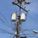 Denuncian que en el sur de Barcelona cortan la luz más de tres veces al día