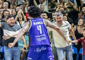 Marinos hizo gala de su jerarquía para despachar a Spartans