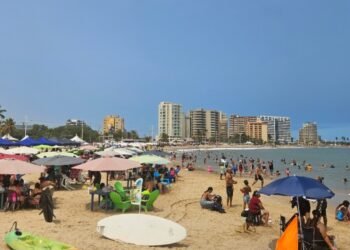 Playas de Lechería estuvieron concurridas en el Día del Trabajador