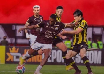 Táchira frena al Carabobo y resiste en la cima de la zona B de la liga venezolana