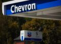 Chevron y Exxon reportan caídas pronunciadas en sus ganancias en primer trimestre de 2026