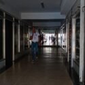 Cortes programados limitan el horario de trabajo de los comerciantes carupaneros