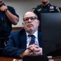 Juez declara nulo el nuevo juicio contra el exproductor de cine Harvey Weinstein