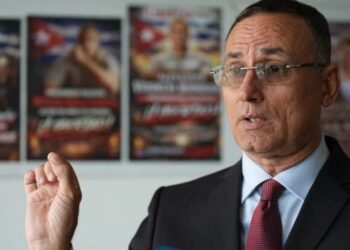 Ferrer pide en la Eurocámara que EE.UU. haga en Cuba como en Venezuela