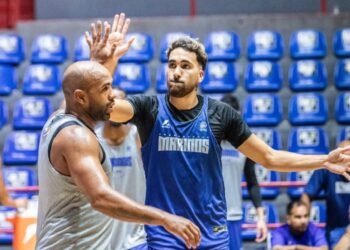Marinos y Gaiteros inician batalla por un cupo en la final de la SPB 2026