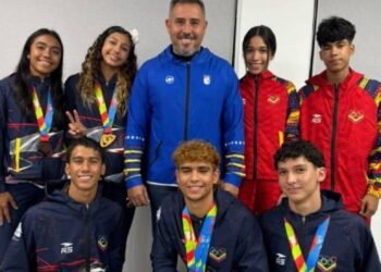 Gobernador de Anzoátegui homenajeó a atletas que compitieron en cita sudamericana