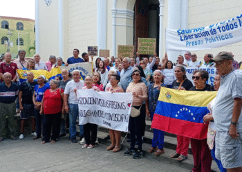 Adultos mayores de Carúpano realizaron una concentración en su día para pedir mejoras a su situación