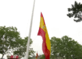 La bandera de España cae durante desfile militar ante la mirada del Rey Felipe VI en Vigo