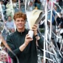 Sinner arrolla a Zverev y conquista Madrid