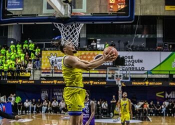 Marinos de Anzoátegui le ganó a Spartans y domina 2-0 la serie de playoffs
