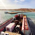 Habitantes de la isla de Coche reciben atención tras quejas por falta de servicios públicos