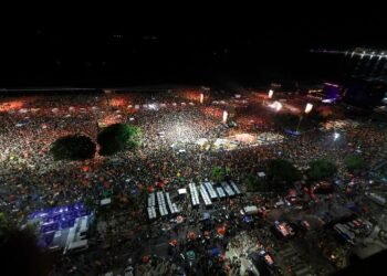 Copacabana calienta motores a la espera de Shakira