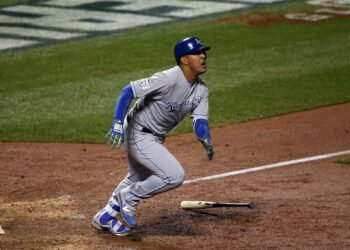 El venezolano Salvador Pérez es el nuevo rey de jonrones en Kauffman Stadium en Kansas City