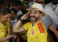 El ultraderechista De la Espriella vota en Barranquilla confiado en ganar la Presidencia