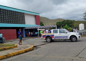 Triple choque vehicular dejó dos muertos en la entrada de Güiria de la Playa en Bermúdez
