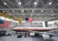Trump desvela el nuevo Air Force One, un Boeing de lujo con los colores de la bandera
