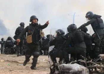 Al menos dos policías resultan heridos por disparos durante un intento de desbloqueo en Bolivia