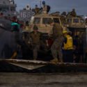 Infantes de Marina de EE.UU. entregan ayuda humanitaria en el puerto de La Guaira