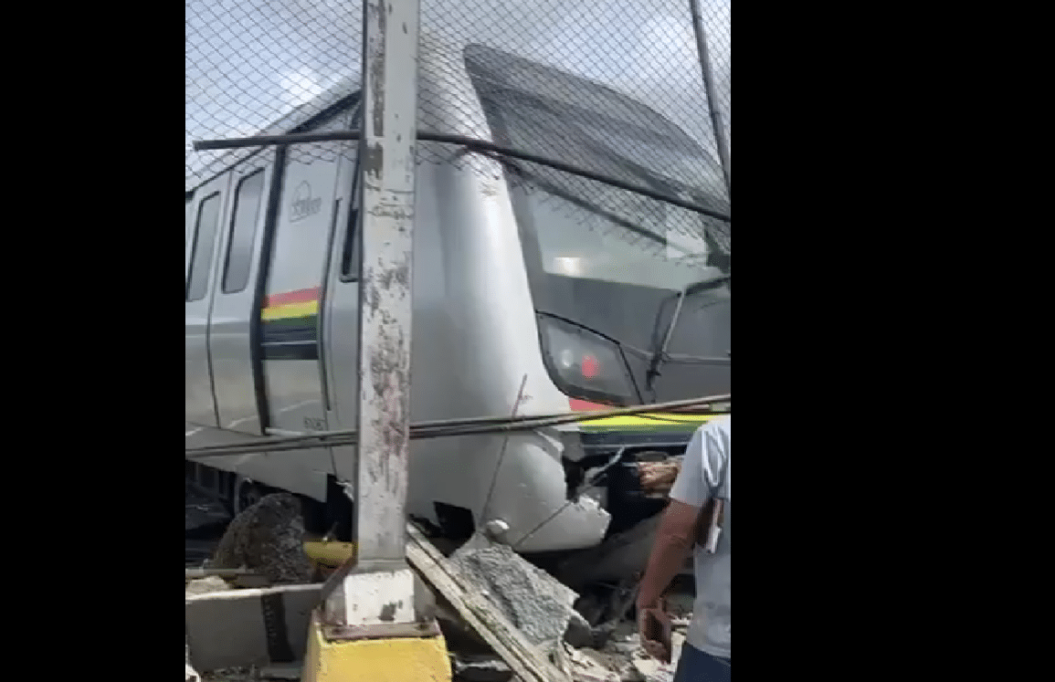 Un tren del Metro de Caracas se descarrila en los talleres de Propatria y causa daños materiales