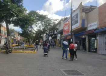 Comercio comienza a reactivarse en Caracas tras terremotos