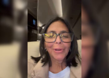 Delcy Rodríguez anunció su regreso a Venezuela tras gira por India y Turquía