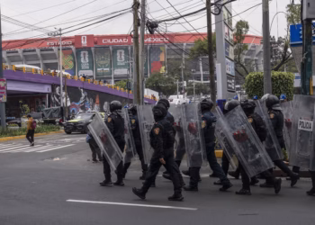 La jornada inaugural del Mundial en México dejó 19 detenidos y 11 policías heridos