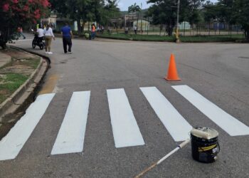 Autoridades sucrenses iniciaron campaña para demarcar rayados peatonales y promover su respeto