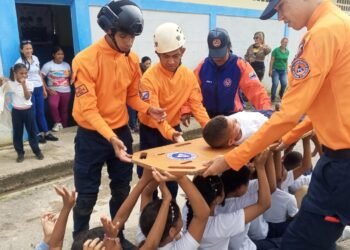 PC Bermúdez dictó taller de formación de brigadas de emergencia en el eje Brisas del Carmen