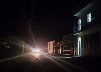 Vecinos del barrio Ezequiel Zamora de Cumaná reportaron apagón eléctrico de 12 horas