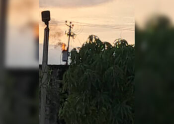 Explosión de transformador dejó sin luz a varias familias en Las Casitas