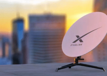 Iniciativa ciudadana despliega 42 kits de internet satelital Starlink en zonas afectadas por el terremoto en Caracas y La Guaira