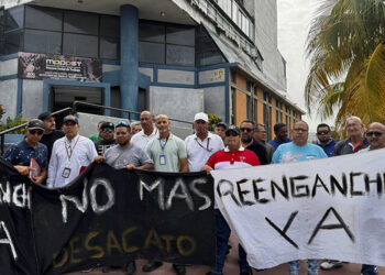 Trabajadores petroleros se concentraron en la inspectoría del Trabajo en Barcelona