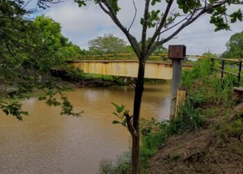 PC-Freites monitorea el río Guanipa y advierte sobre deterioro del puente