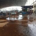 Vocero: "En el mercado, cuando llueve, el agua nos llega a los tobillos"