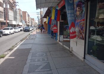 Comerciantes porteños laboraron de forma habitual en día feriado