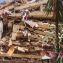 Entre el temor a nuevas réplicas, los caraqueños claman por más ayuda de rescatistas y apoyo gubernamental