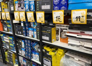 Terremotos impulsan la compra de artículos de emergencia en comercios de Cumaná
