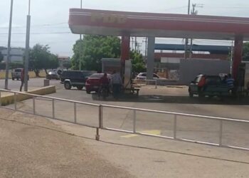 Usuarios reportan retrasos en suministro de gasolina subsidiada en Anaco y Freites