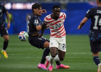 Estados Unidos brilla en su debut mundialista y golea 4-1 a Paraguay