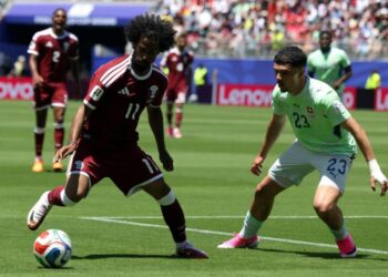 Catar logra un agónico empate 1-1 con Suiza y suma su primer punto en Mundiales
