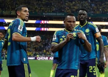 Colombia vence 3-1 a Uzbekistán y toma el liderato del Grupo K