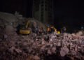Reclaman maquinaria para recuperar cadáveres en zona afectada por terremotos en La Guaira