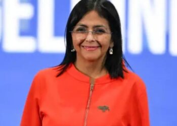 Delcy Rodríguez aterriza en la India en su primera visita oficial como presidenta interina