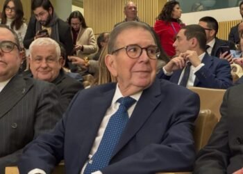 González Urrutia felicita a De la Espriella y aboga por la convivencia en Colombia