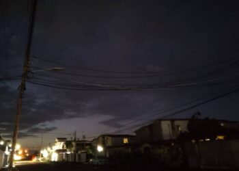 Vecinos denuncian oscuridad en calle 24 Sur de El Tigre (+Fotos)