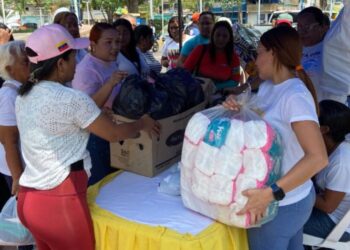 En Guanta han recibido 17 sobrevivientes de los terremotos provenientes de La Guaira (+Fotos)