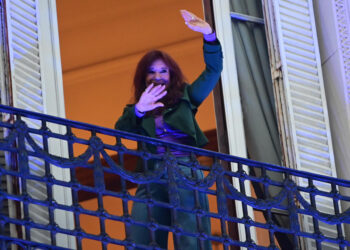 Cristina Fernández cumple un año presa y se aferra a liderazgo de un peronismo en el limbo