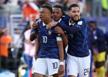 Dos goles de Mbappé lideran la victoria 3-1 de Francia ante Senegal